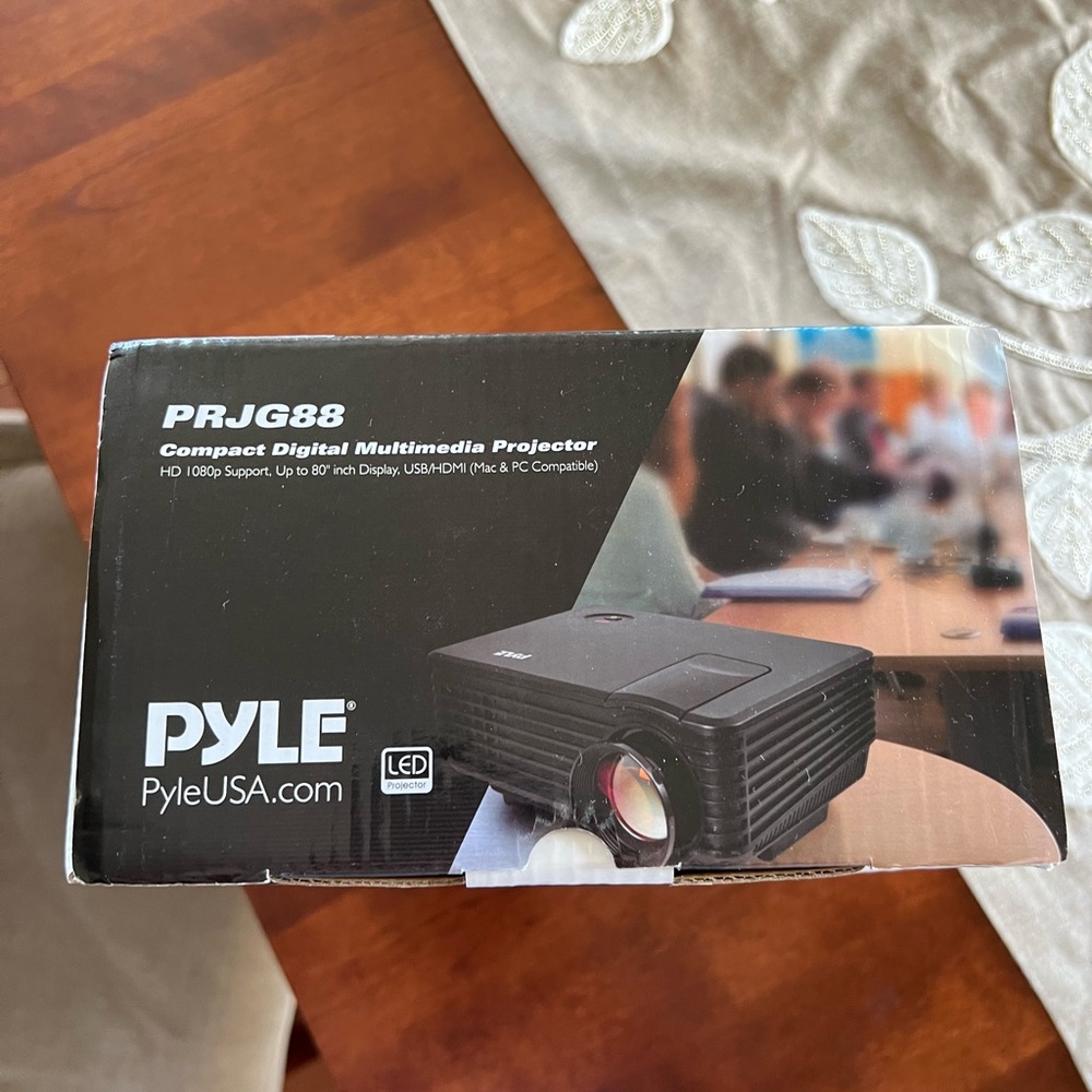 NIB Multimedia Projector - Picture 5 of 5